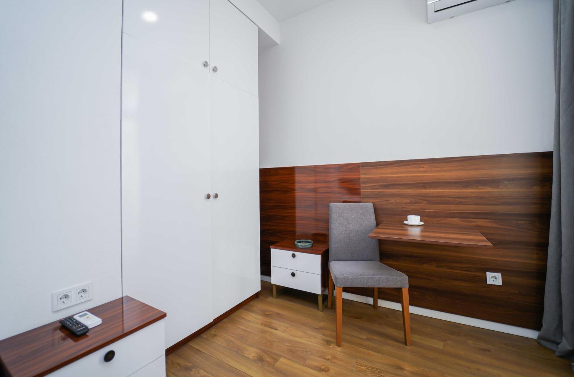 Type With Mini Kitchen And Balcony On Melikishvili, Center تبليسي